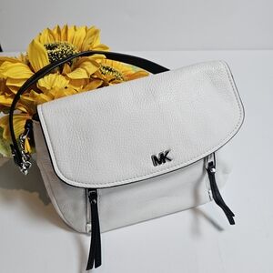 Michael Kors White Pebbled Leather Shoulder Bag Silver Hardware Black Handle